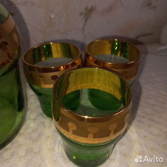 Винтажный ликёро-водочный набор.Графин и 6 стопок