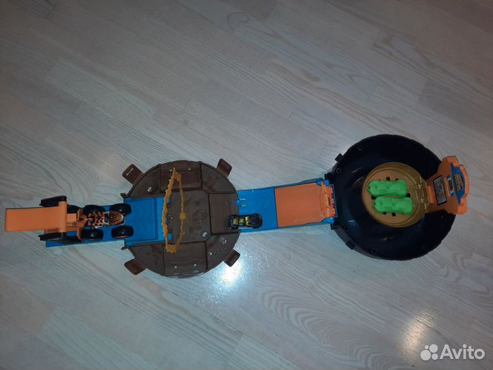 Hot wheels трек