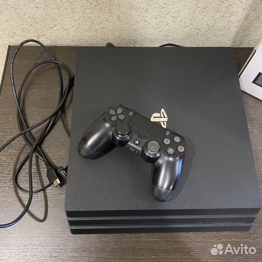 Sony playstation PS4 pro CUH - 7208b