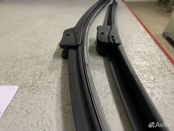 Комплект щеток стеклоочистителя TerranoD10 2015год