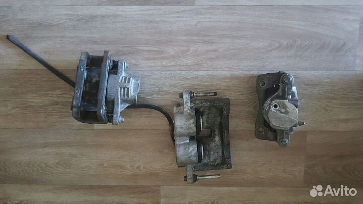 Cadillac SRX тормозные суппорта