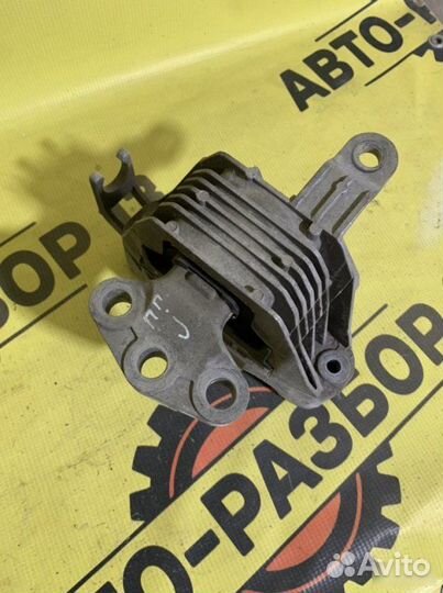 Подушка двс передняя правая Opel Astra J A16XER