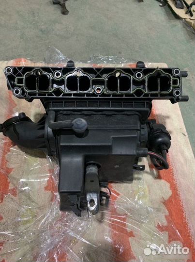 Коллектор впускной Opel Astra J A16XER 2009-2012