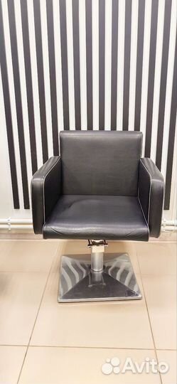 Парикмахерское кресло бу