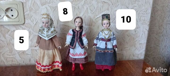 Куклы фарфоровые в народных костюмах