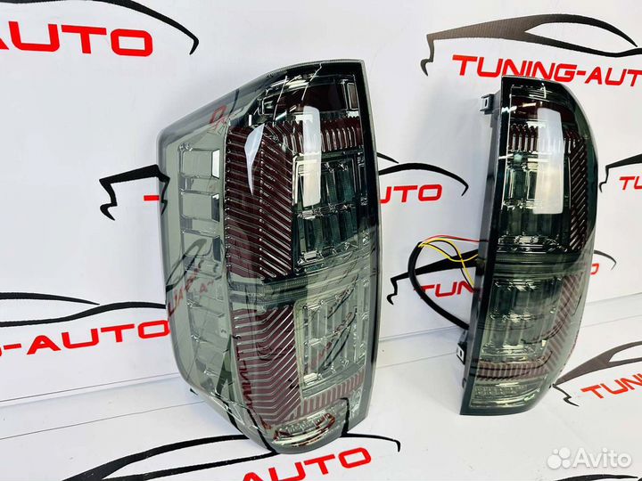 Стоп - сигналы Toyota Tundra (XK50) N8167