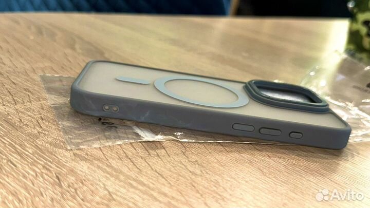 Чехол на iPhone 15 pro magsafe матовый