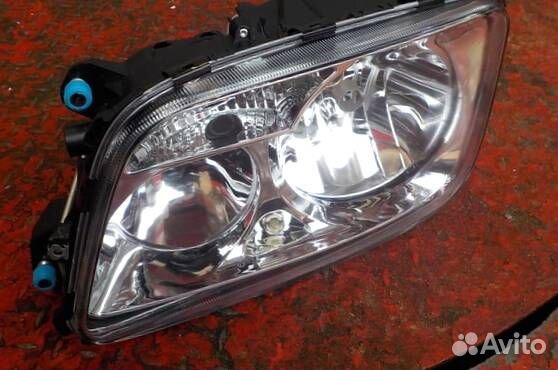 Фара левая Mercedes-Benz Actros 9438201461