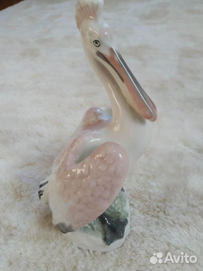 Антикварная статуэтка Пеликан