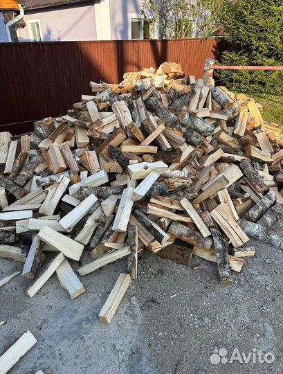 Дрова колотые. Машина дров