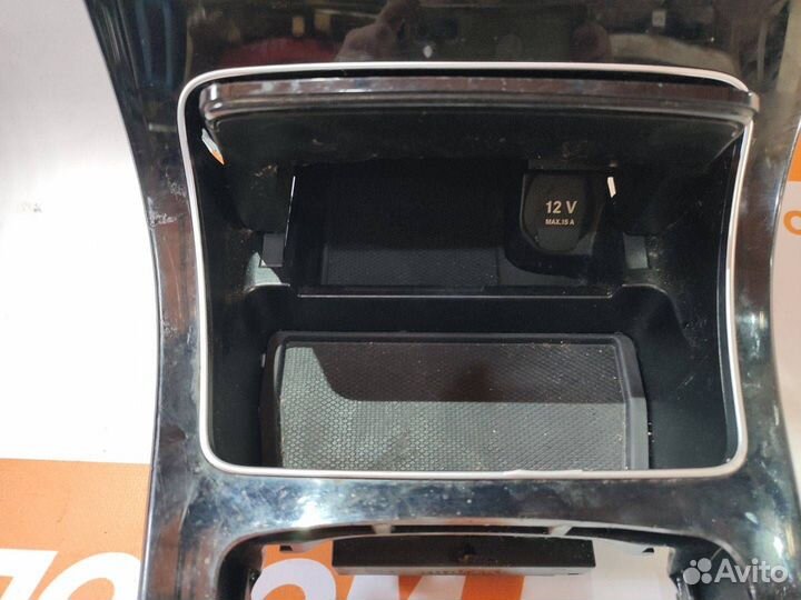 Консоль салона Mercedes-Benz C-Класс