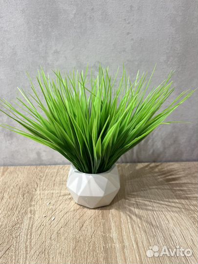 Искусственная зелень, цветы, трава в горошочках