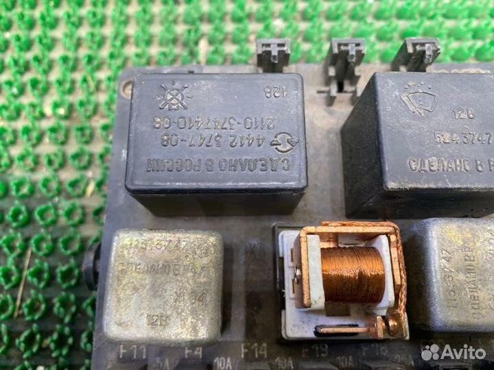 Блок предохранителей Лада 2110 2006