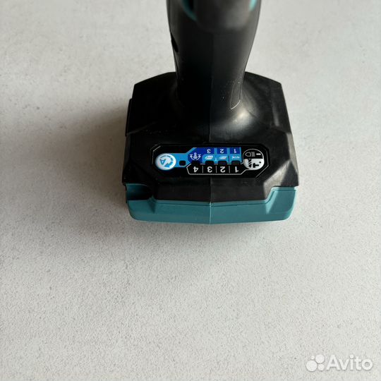 Винтоверт бесщеточный Makita XGT 40V TD001GZ