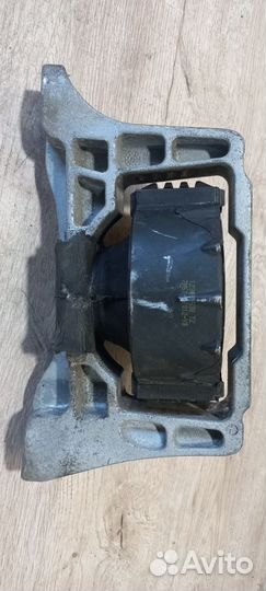 Опора двигателя правая Kuga 2008-2012