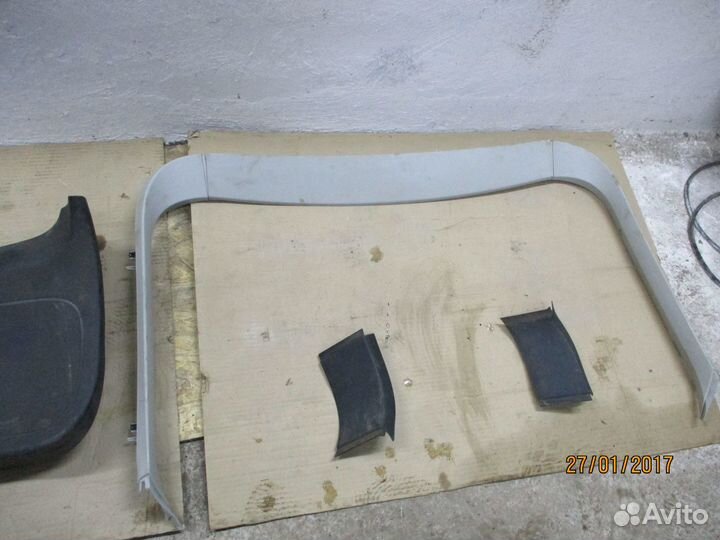Обшивка крышки багажника Форд Фокус 2 хэтчбек