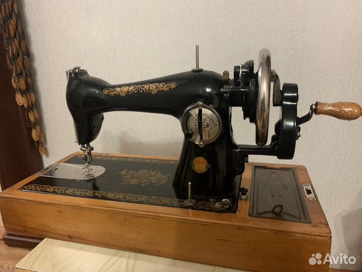 Швейная машина Подольск ручная