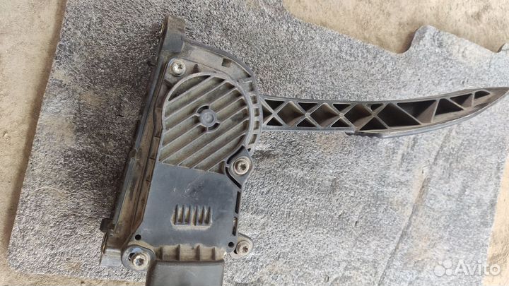 Электронная педаль газа Приора, Гранта, Калина