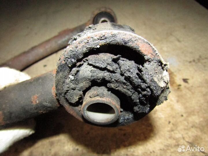 Рычаг передний верхний левый LX 570 2007