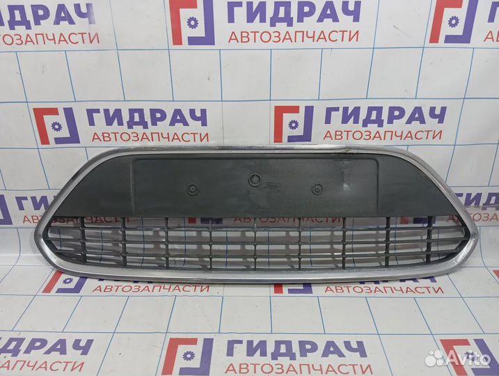 Решетка в бампер центральная Ford Focus 2 1520644