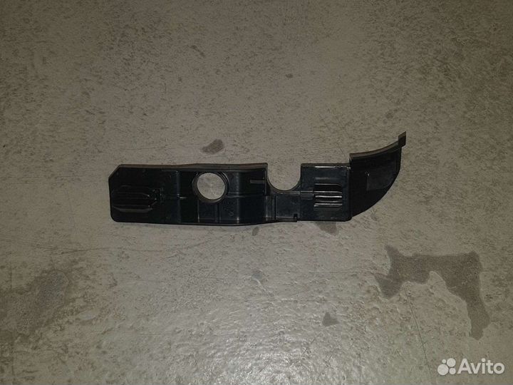 Кронштейн бампера передний правый Hyundai Getz