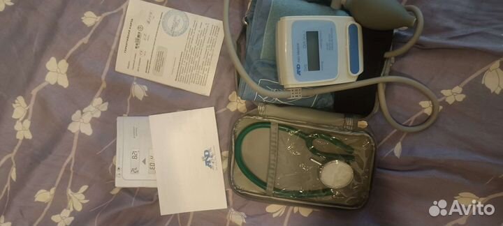 Тонометр полуавтоматический