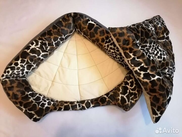 Лежанка двухсторонняя для кошек и собачек