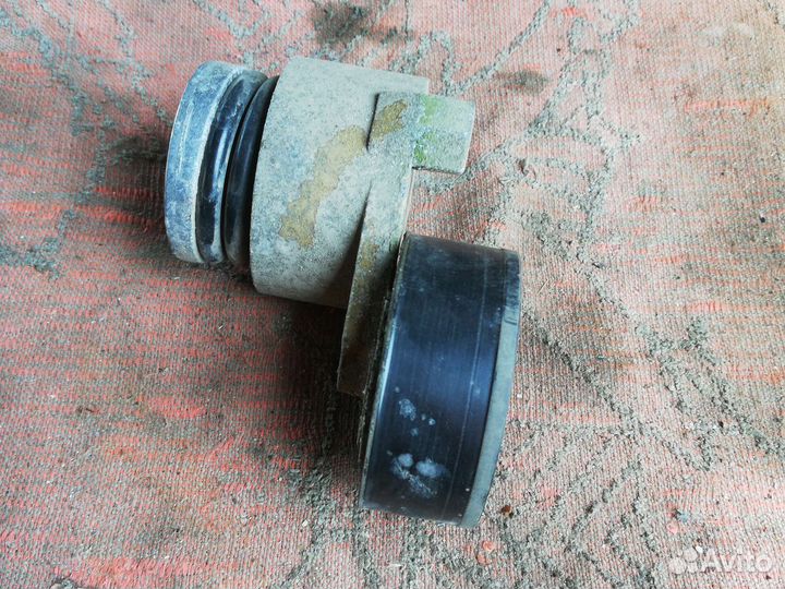 Ролик натяжной Рено Меган 2