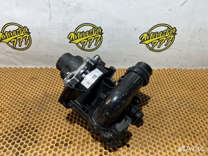 Помпа водяная насос Volkswagen Audi 06H121026DR