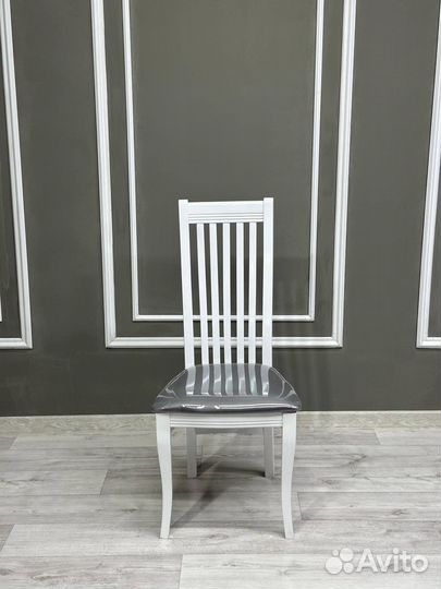 Столы и стулья