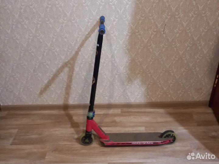 Трюковой самокат