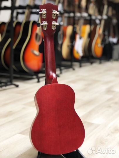 Укулеле сопрано красная матовая (гавайская гитара)