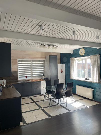 Дом 180 м² на участке 11 сот.