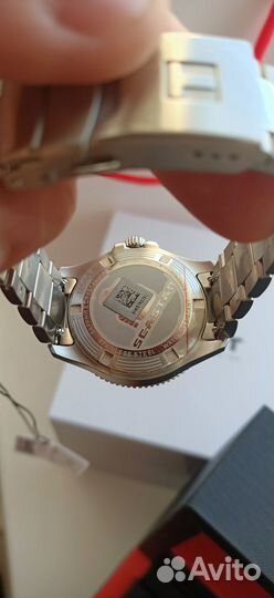 Женские Tissot SeaStar 300 m