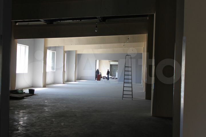 Здание, 2524 м²