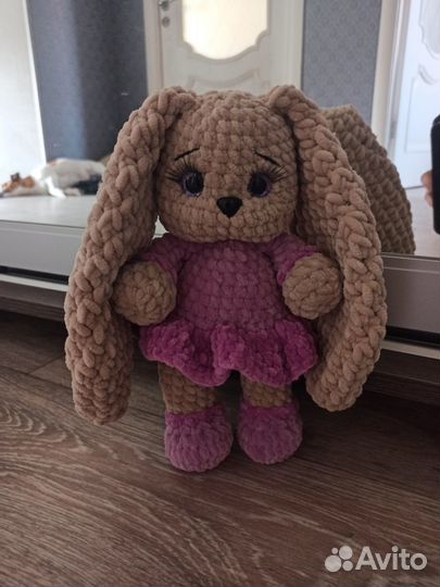 Вязаный зайка в наличии