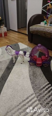 Карета с лошадью