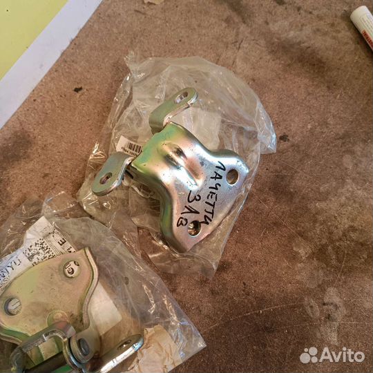 Петли дверные Chevrolet Lacetti