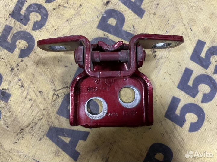 Петля задняя правая нижняя Renault Logan 2