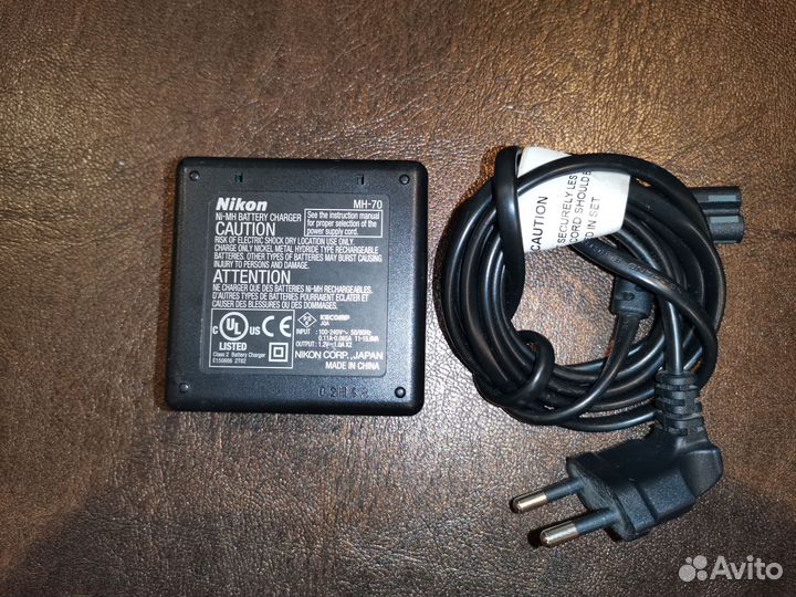 Зарядное устройство Nikon Coolpix MH-70