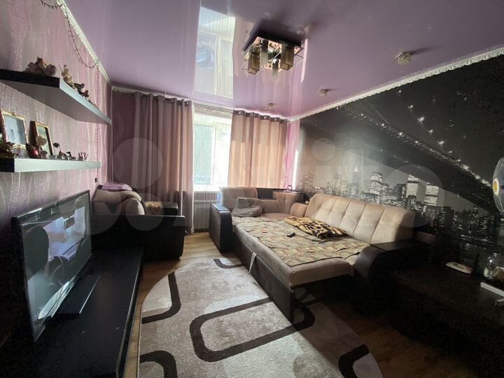 2-к. квартира, 48 м², 1/9 эт.