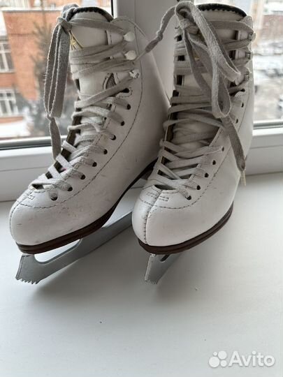 Фигурные коньки jackson