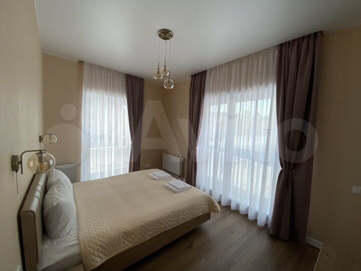 2-к. квартира, 52 м², 1/3 эт.