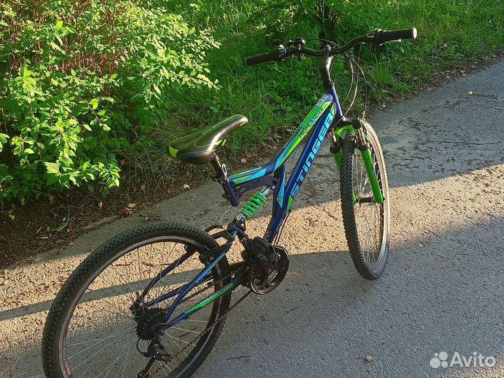 Велосипед горный Stinger Highlander 100v 26