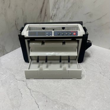 Портативный счетчик банкнот Mertech 50 Mini с АКБ