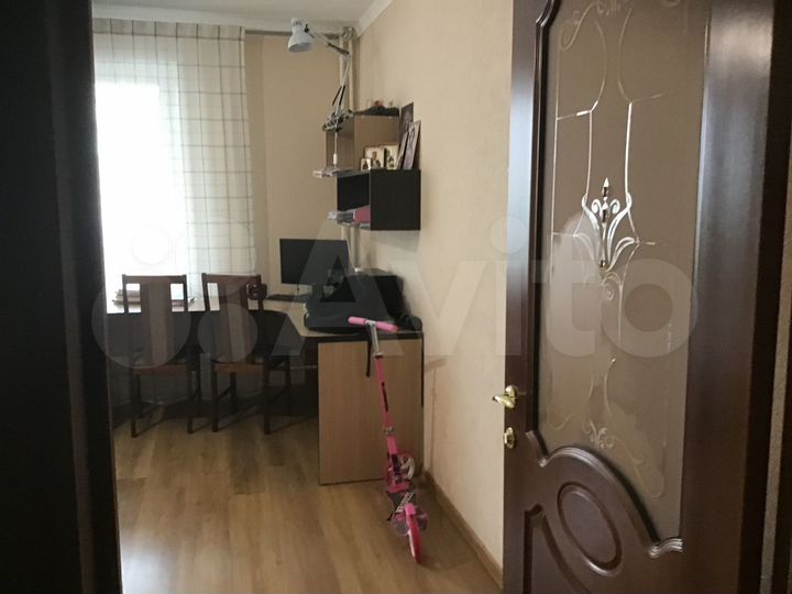 3-к. квартира, 120 м², 1/10 эт.