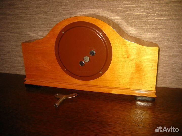 Часы Владимир настольные