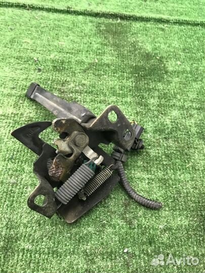 Замок капота Honda Civic FD1 R18A 2005