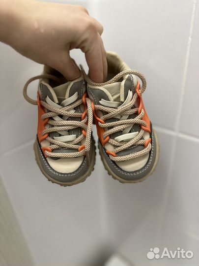 Ультралегкие кроссовки размер 23