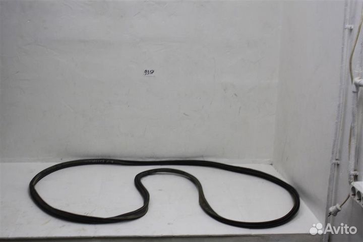 Уплотнитель багажника Nissan Patrol Y62